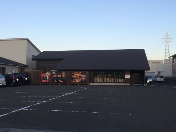 近くの飲食店まで850m（徒歩11分）