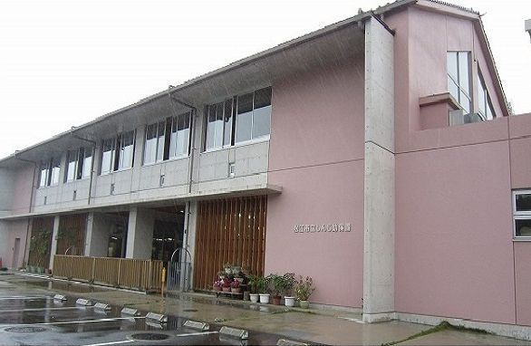 近くのしんじ幼保園まで700m（徒歩9分）