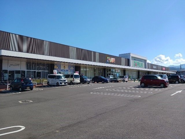 近くのフジ今治店まで600m（徒歩8分）
