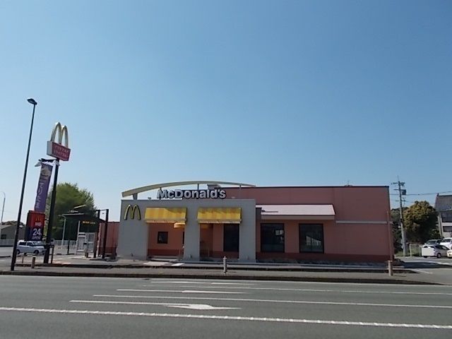 近くのマクドナルド熊本大津店まで800m（徒歩10分）