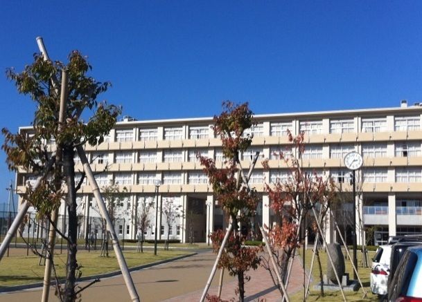 近くの石川県立錦丘中学校・高等学校まで500m（徒歩7分）