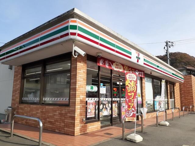 近くのコンビニまで500m（徒歩7分）