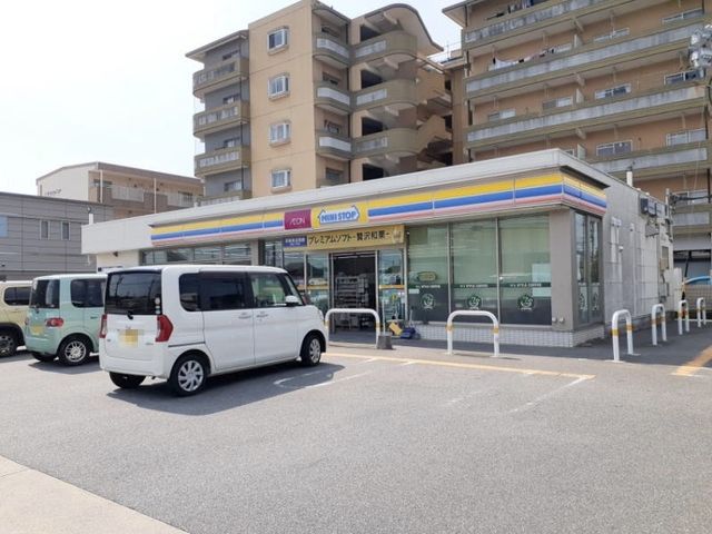 近くのミニストップ 岡崎矢作南店まで350m（徒歩5分）