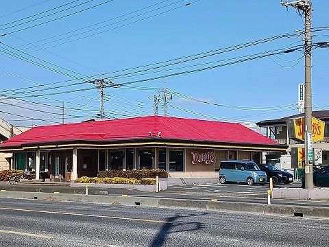 近くのデニーズまで170m（徒歩3分）