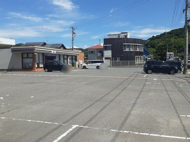 近くのコンビニまで1,580m（徒歩20分）