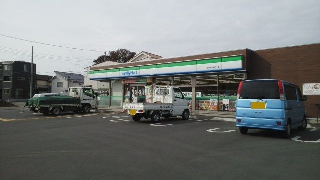 近くのコンビニまで260m（徒歩4分）