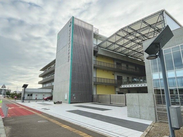 近くの小学校まで800m（徒歩10分）