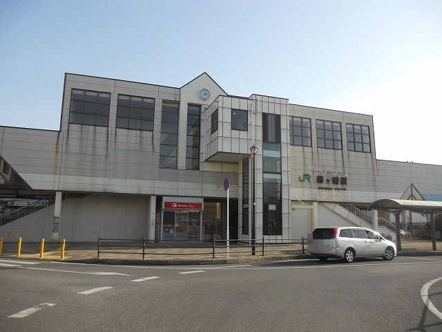 近くの駅まで1,000m（徒歩13分）