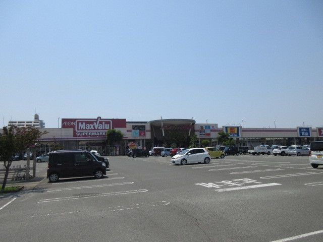 近くのイオンタウン荒尾まで500m（徒歩7分）