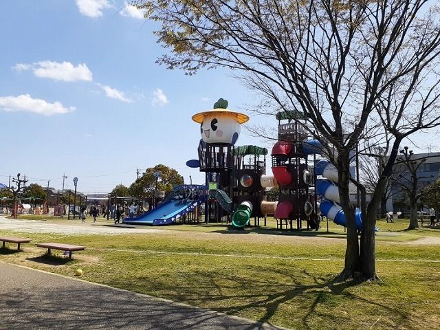 近くの笠松町運動公園まで1,100m（徒歩14分）