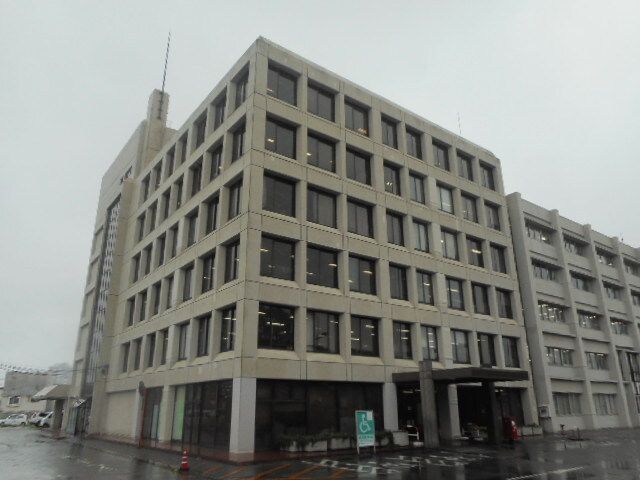 近くの八千代市役所まで800m（徒歩10分）