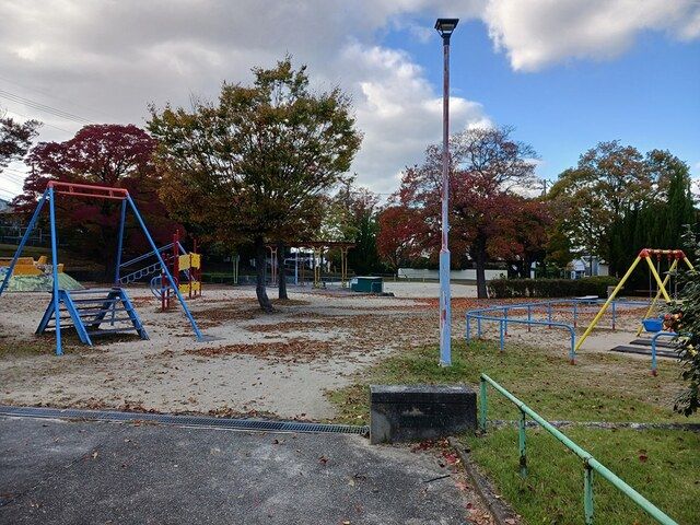 近くの一ツ山第一公園まで425m（徒歩6分）