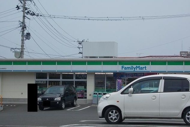 近くのコンビニまで80m（徒歩1分）