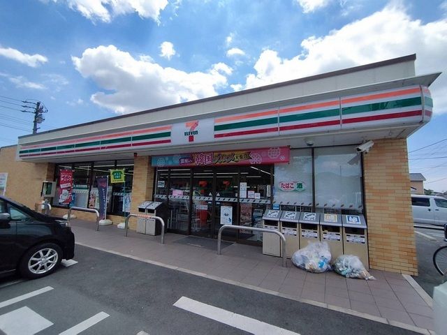 近くのコンビニまで650m（徒歩9分）
