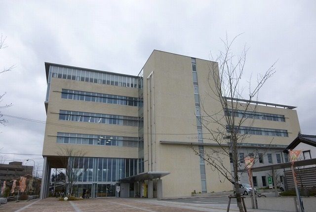 近くの庄原市役所まで800m（徒歩10分）