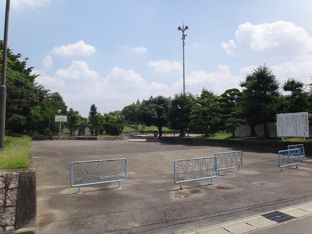 近くの公園まで550m（徒歩7分）