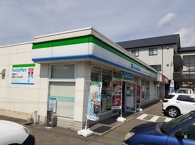 近くのコンビニまで850m（徒歩11分）