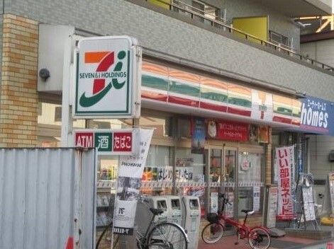 近くのセブンイレブン 鴻巣駅西口店まで330m（徒歩5分）