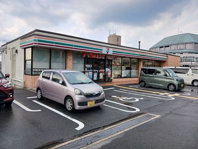 近くのセブンイレブンまで500m（徒歩7分）