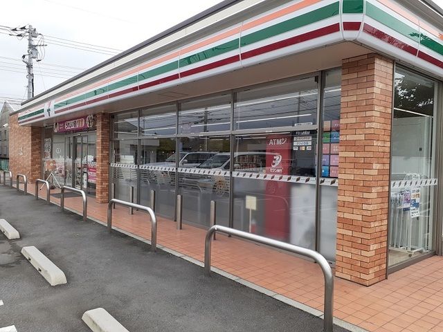 近くのセブンイレブン中泉町店まで500m（徒歩7分）
