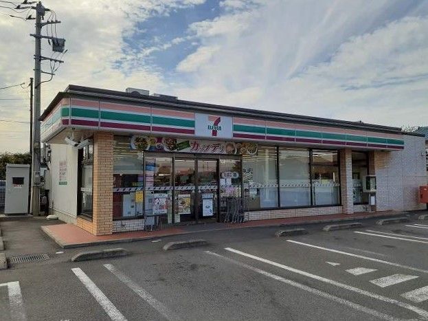 近くのセブンイレブン所沢荒幡店まで100m（徒歩2分）