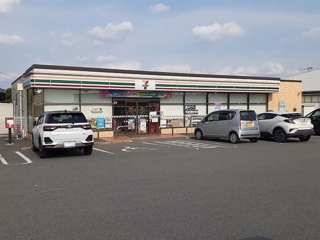 近くのセブンイレブン筑後赤坂店まで560m(徒歩7分)