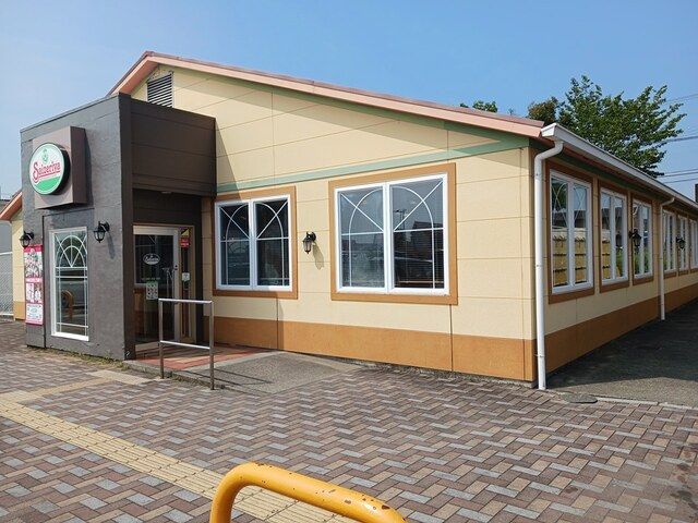 近くのサイゼリヤまで760m(徒歩10分)