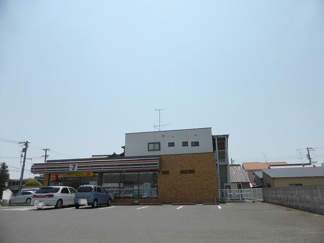 近くのコンビニまで1,300m（徒歩17分）