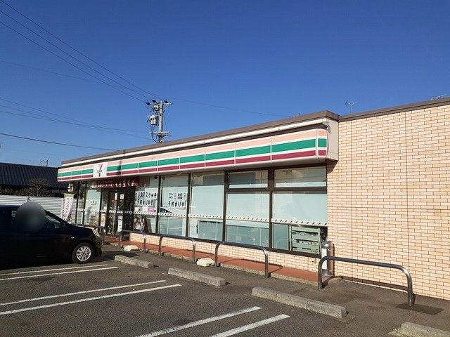 近くのセブンイレブン　前飛保町店まで400m（徒歩5分）