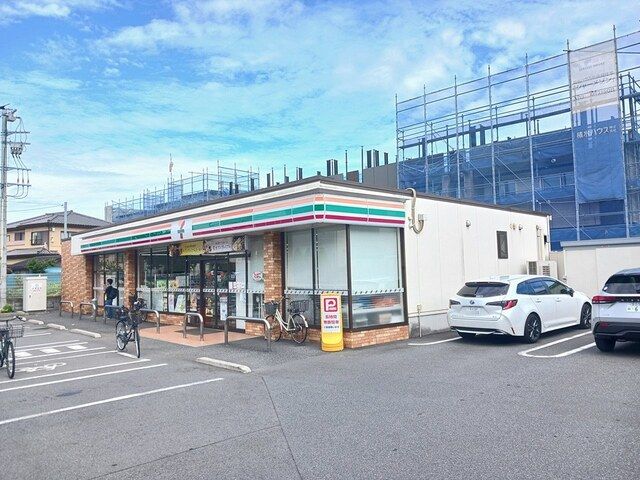 近くのセブンイレブン江北３丁目店まで164m（徒歩3分）