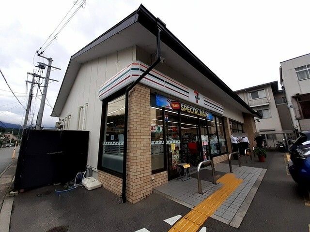 近くのセブンイレブン下鴨水口店まで350m(徒歩5分)