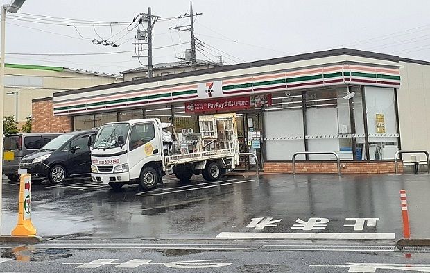 近くのセブンイレブンさいたま指扇東店まで550m（徒歩7分）