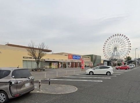 近くのハイウェイオアシスまで1,700m（徒歩22分）