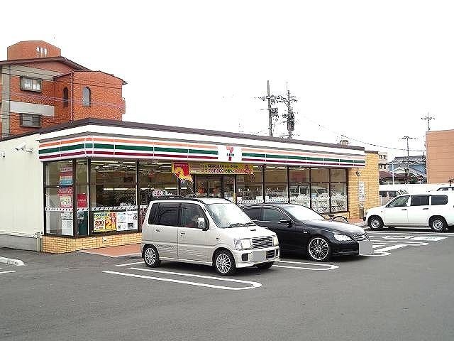 近くのセブンイレブン　下郡中央店まで300m（徒歩4分）