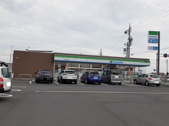 近くのファミリーマート浜松馬郡店まで1,200m(徒歩15分)