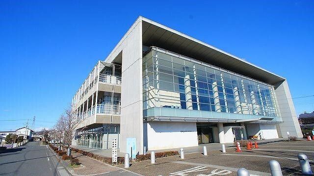 近くの役所まで850m（徒歩11分）