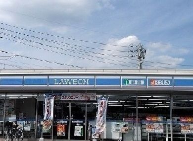 近くのローソン松江ガーデンコート店まで700m（徒歩9分）