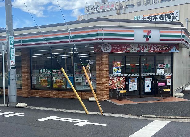 近くのコンビニまで350m（徒歩5分）