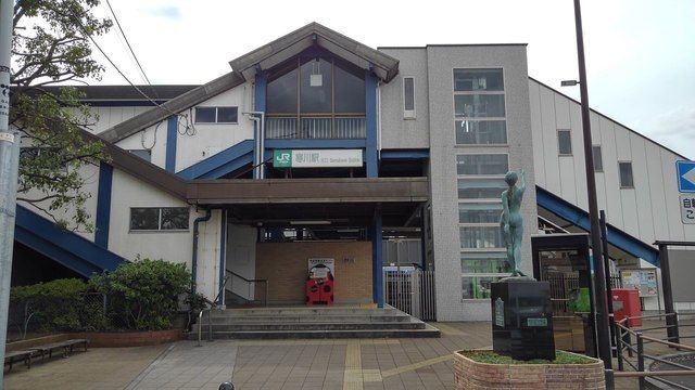 近くの寒川駅まで950m（徒歩12分）