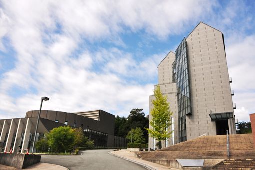 近くの山口県立大学まで600m（徒歩8分）