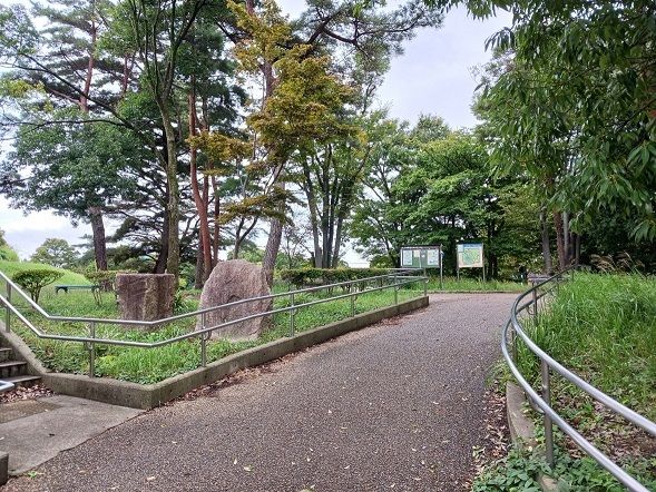 近くの川和富士公園まで140m（徒歩2分）