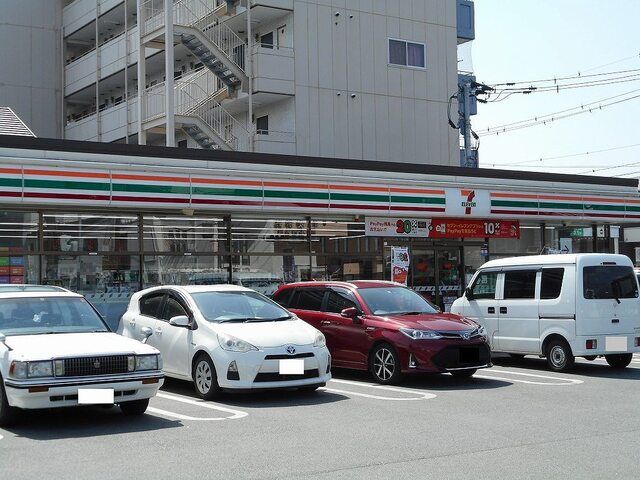 近くのセブンイレブン田崎市場店まで630m（徒歩8分）