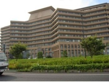 近くの島根県立中央病院まで1,200m（徒歩15分）