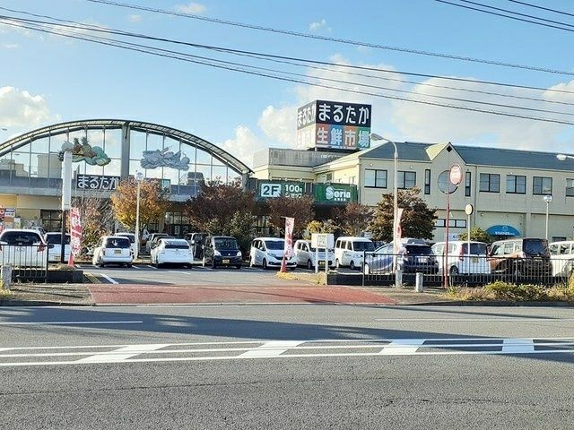 近くのまるたか生鮮市場幸町店まで421m（徒歩6分）