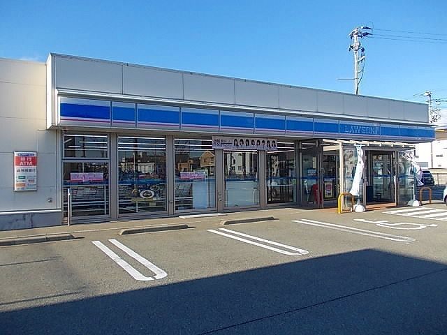 近くのローソン秋田泉登木店まで445m（徒歩6分）