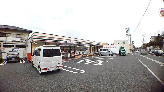 近くのセブンイレブンまで400m（徒歩5分）
