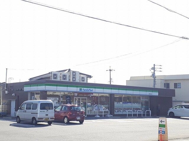 近くのコンビニまで1,100m（徒歩14分）