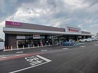 近くのマルナカ上林店さんまで2,000m（徒歩25分）