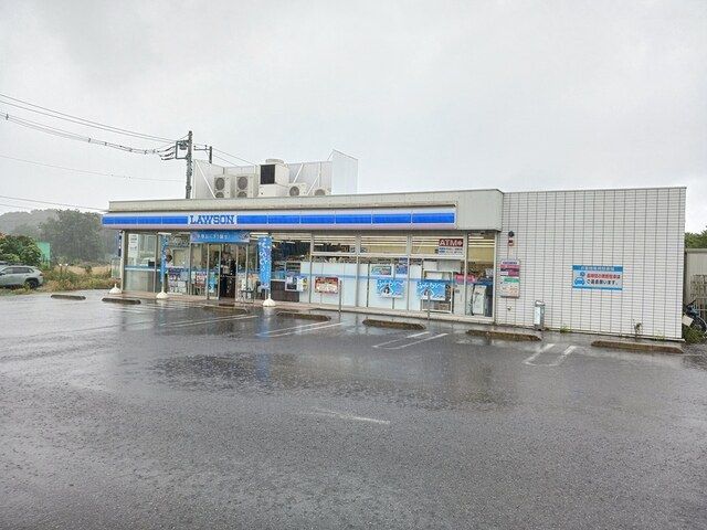 近くのコンビニまで678m（徒歩9分）