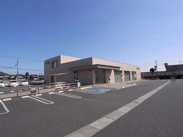 近くの肥後銀行植木支店まで500m（徒歩7分）